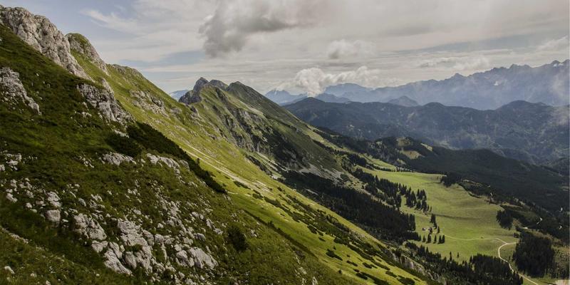 从元器件到云端:揭秘深圳国泰航空商务舱‘反鱼骨’座椅背后的精密科技与选择智慧